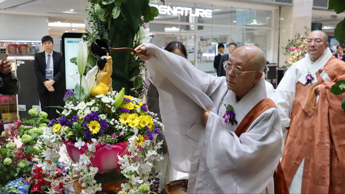 동국대병원 봉축법회 장엄 현장